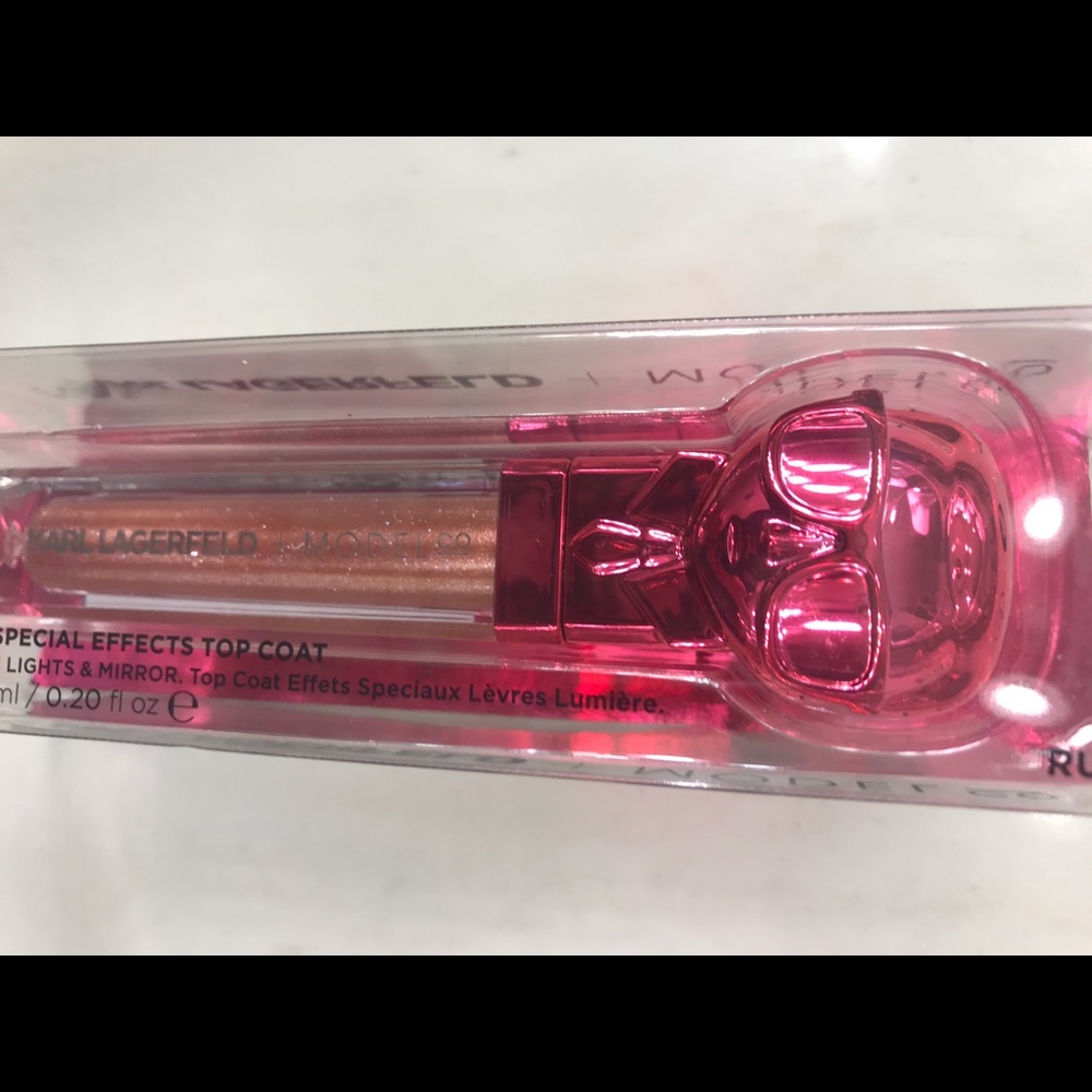Karl Langerfeld Model co Lip Gloss 💄👄